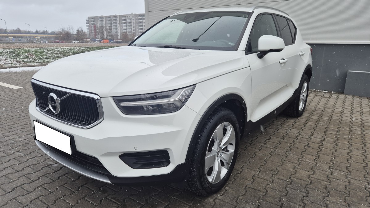 volvo xc40 t3 momentum pro